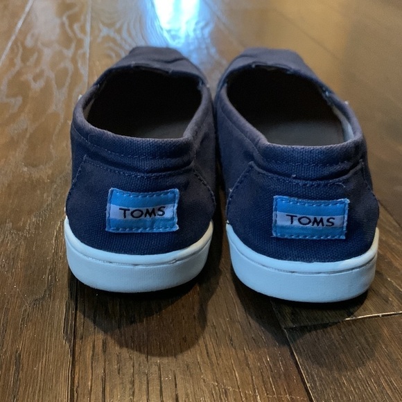 Tom’s Size 4.5 Shoes Kids Navy - Picture 2 of 6